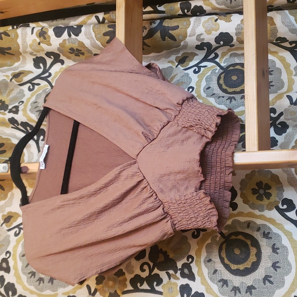 Zara Crinkle Cropped PlungeV Top - Size S